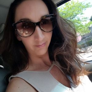 Meet your Posher, Stefanie